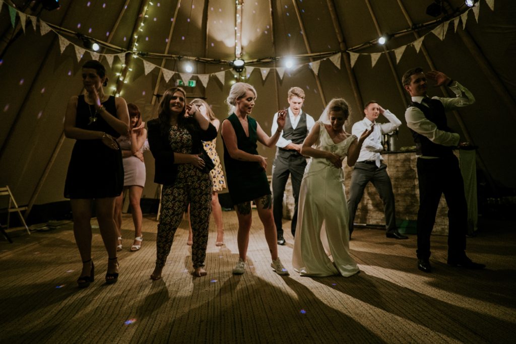 5 things to consider when choosing your wedding party