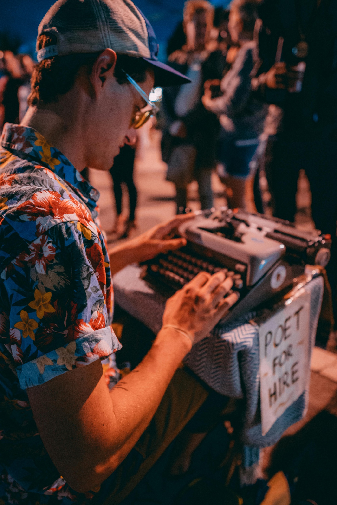 Unique wedding vendors - live typewriter poet