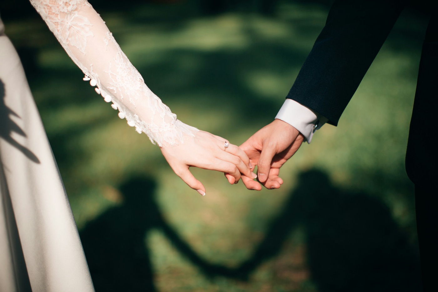 Tips for resolving disagreements over wedding decisions